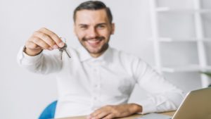 Read more about the article Emlak Danışmanı Nasıl Olunur? Mesleki Gereksinimler Nelerdir?