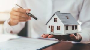Read more about the article MEB Onaylı Emlak Danışmanlığı Sertifikası Nasıl Alınır?